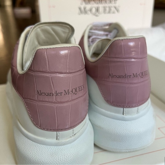 Antic pink Alexander McQueen sneakers! - Picture 7 of 9
